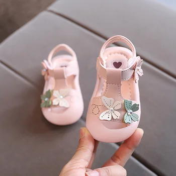2023 Летни сандали за момичета, пешеходната обувки с цветен модел, на корейското издание, сандали принцеса с мека подметка и папийонка, обувки за деца със затворени пръсти